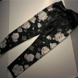 Rose Print Leggings - Size M